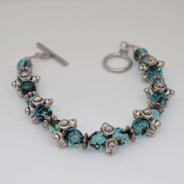 turquoise czech beaded bracelet2.jpg